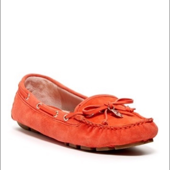 Vince Camuto - Pinna Moccasin Shoe (Hot Coral) - Picture 1 of 9